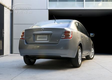 ծa Nissan Sentra DƬ D 