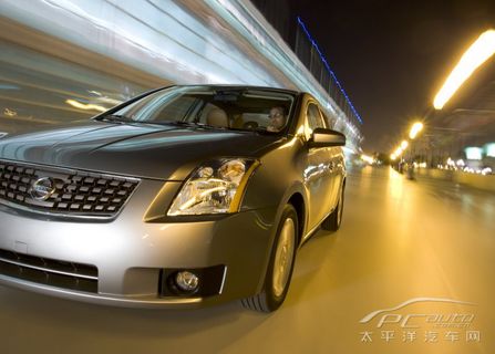 ծa Nissan Sentra DƬ D 