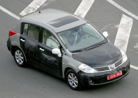ծa Almera DƬ D 